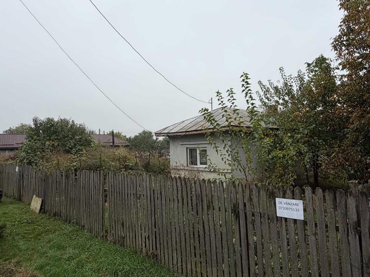 Casă cu 4 camere în Zorile