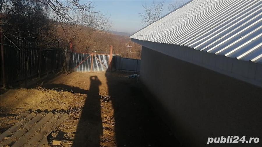 Casă cu 4 camere cu Teren 2000 Mp în Scurta