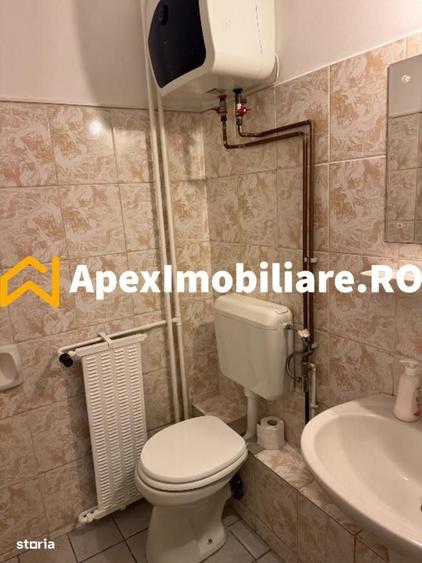 Garsonieră decomandată în Splaiul Unirii