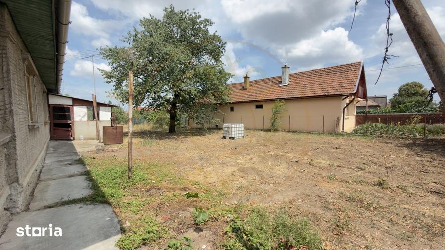 Casă cu 3 camere cu Teren 1036 Mp în Central
