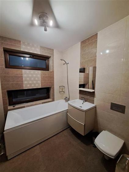 Casă individuală cu 5 camere cu Canalizare în Câmpului