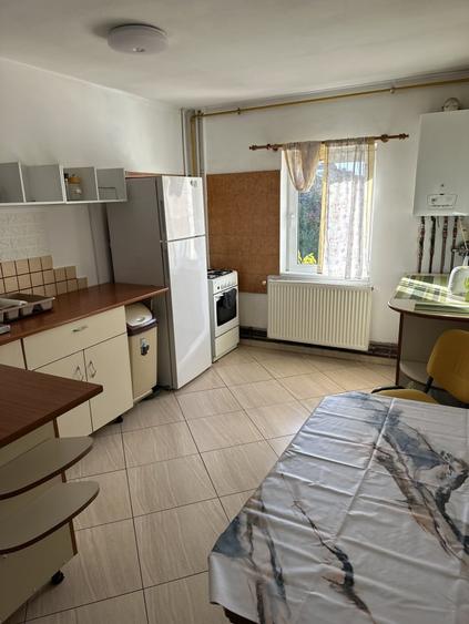 Apartament cu 3 camere decomandat, mobilat în Gheorgheni