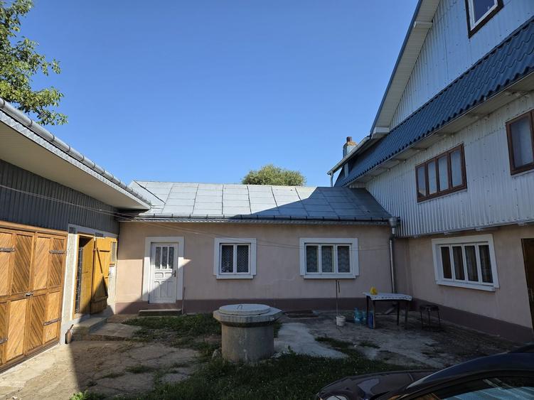 Casă cu 4 camere decomandat în Zamostea