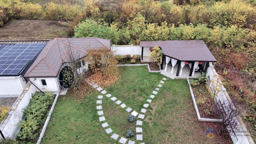 Casă individuală cu 6 camere cu Canalizare în Alexandru cel Bun