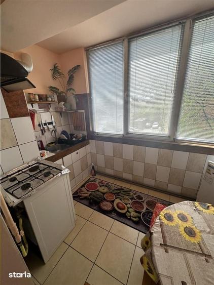 Decomandat la etajul 2 in bloc anvelopat cu centrala proprie - 4