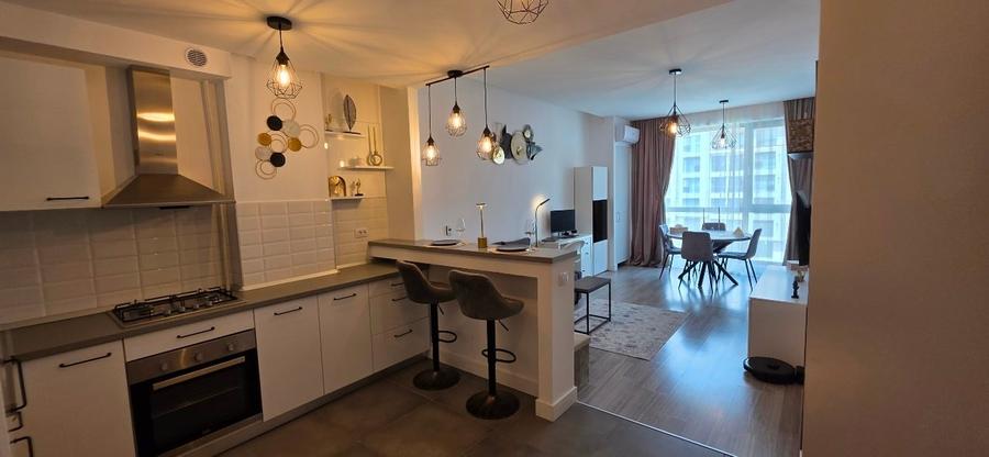 Apartament cu 2 camere semidecomandat, mobilat în Nord