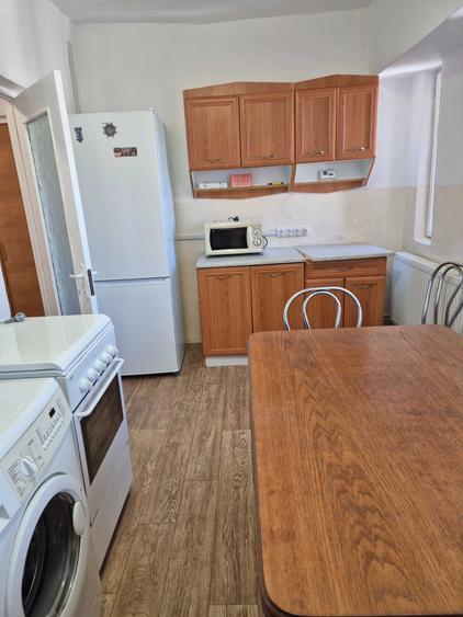 Apartament cu 2 camere semidecomandat în Centrul Civic