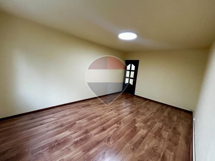 Apartament cu 2 camere decomandat în Republicii