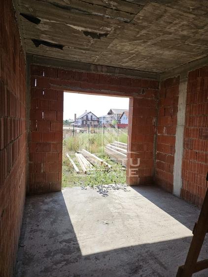 Duplex cu 8 camere cu Canalizare în Exterior Nord
