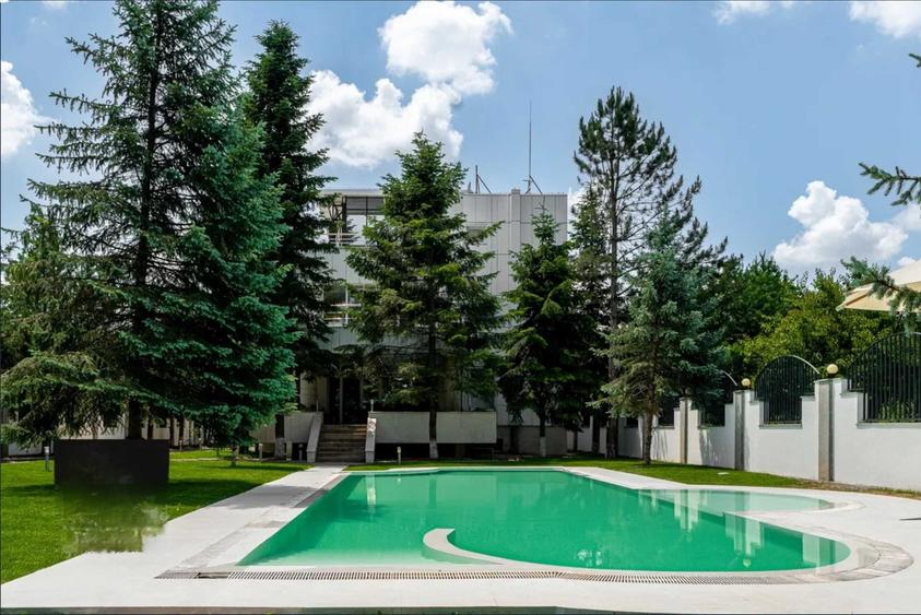 Casă cu 4 camere în Central