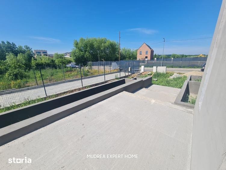 Casă cu 6 camere cu Teren 1400 Mp în Corbeanca