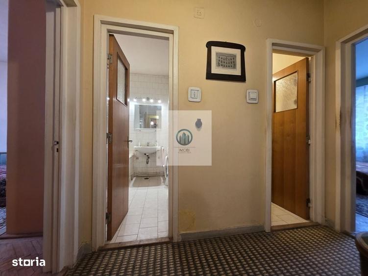 Apartament cu 4 camere decomandat în Deve