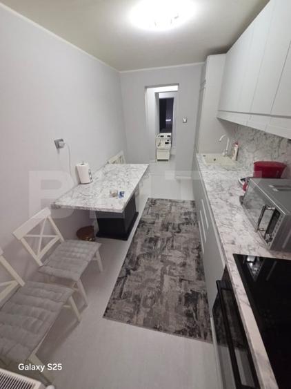 Apartament cu 3 camere decomandat, mobilat în Micro 12