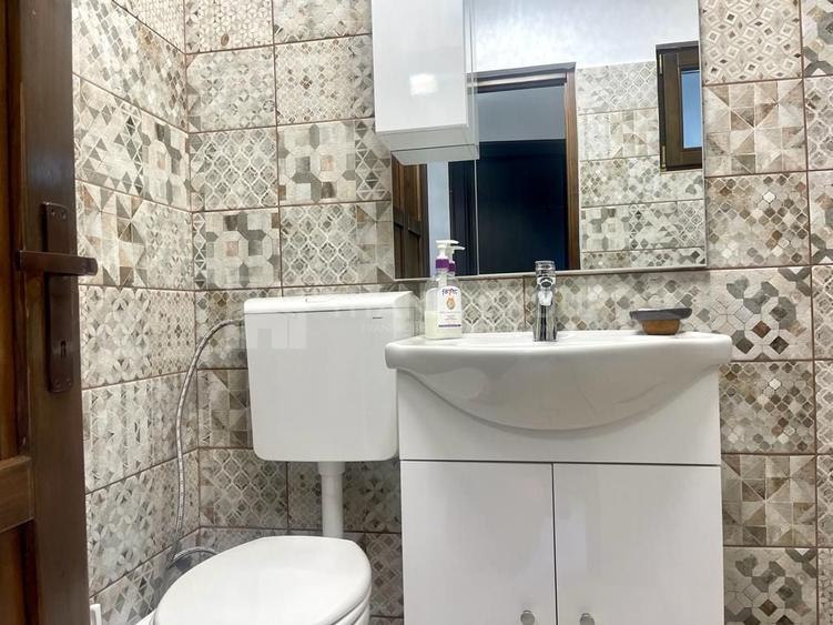 Casă individuală cu 4 camere cu Canalizare în Moieciu