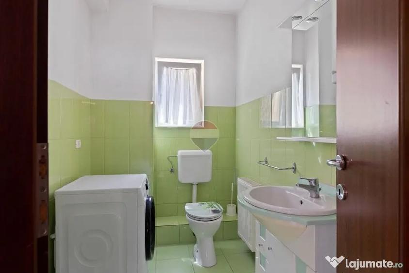 Apartament cu 3 camere decomandat în Intim