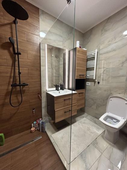 Apartament cu 3 camere decomandat în Centura