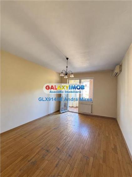 Apartament cu 5 camere decomandat în Decebal