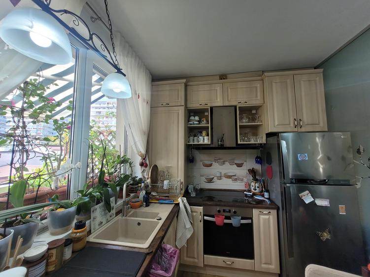 Apartament cu 2 camere semidecomandat în Dristor