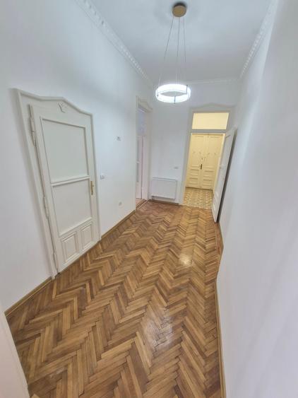 Birou, de 86 mp, în Sinaia