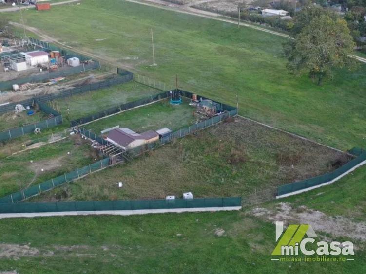 Teren Construcții extravilan de 952 mp, în Sud-Vest