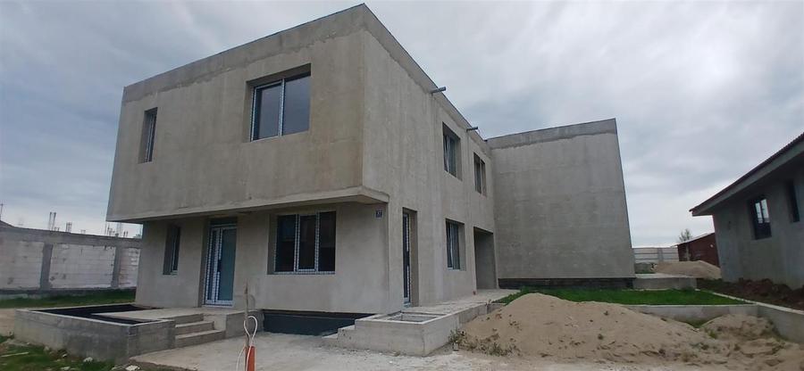 Casă cu 4 camere cu Teren 400 Mp în Aeroport