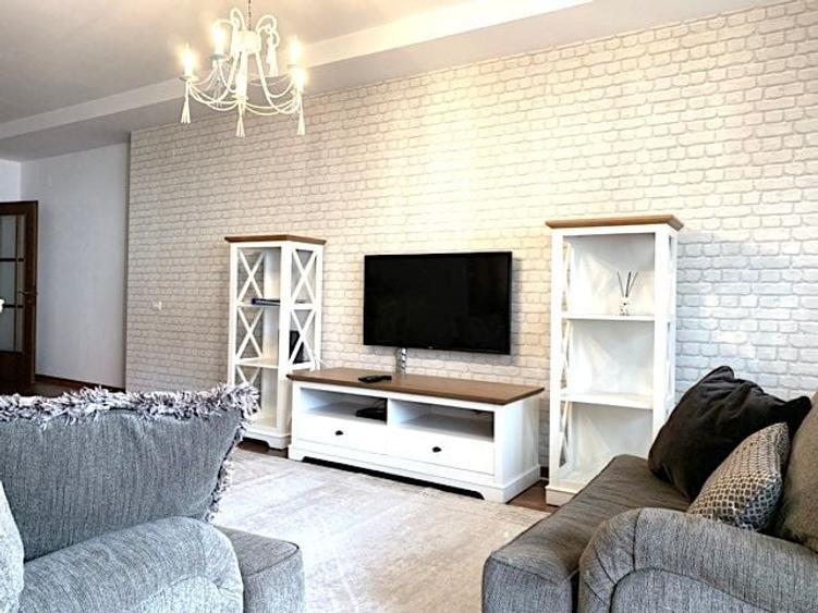 Apartament cu 3 camere decomandat în Herăstrău
