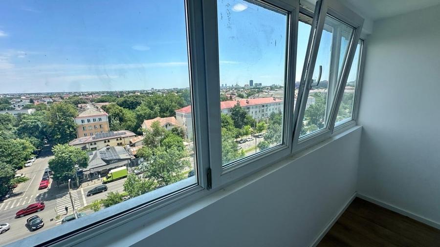 Apartament cu 3 camere semidecomandat în Bucureștii Noi