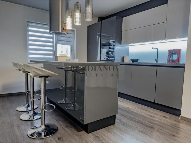 Apartament cu 3 camere în Panduri