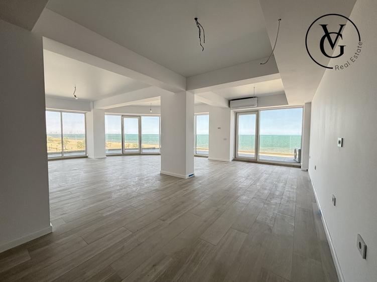 Apartament cu 3 camere semidecomandat în Mamaia-Sat