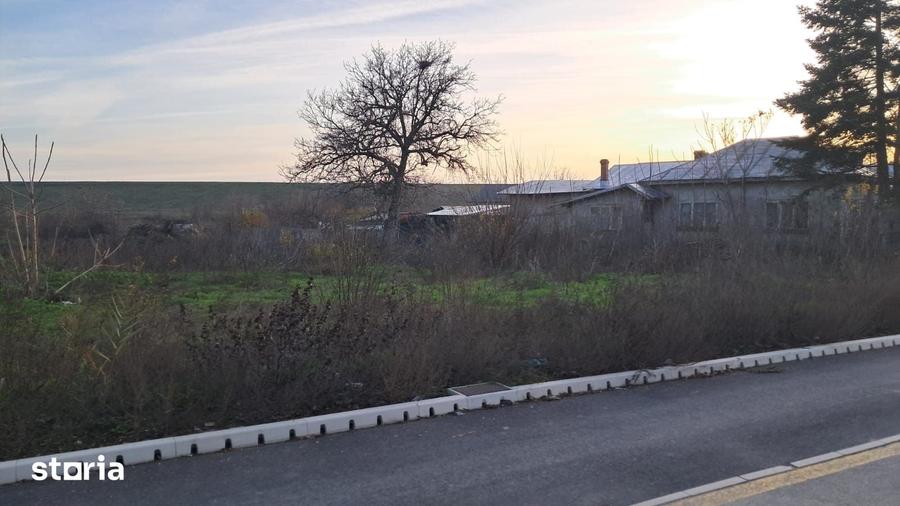 Teren de 2250 mp, în Cornetu