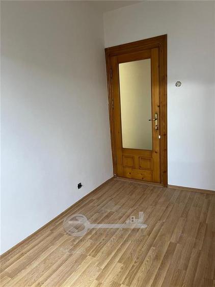 Apartament cu 3 camere decomandat în Nicolina
