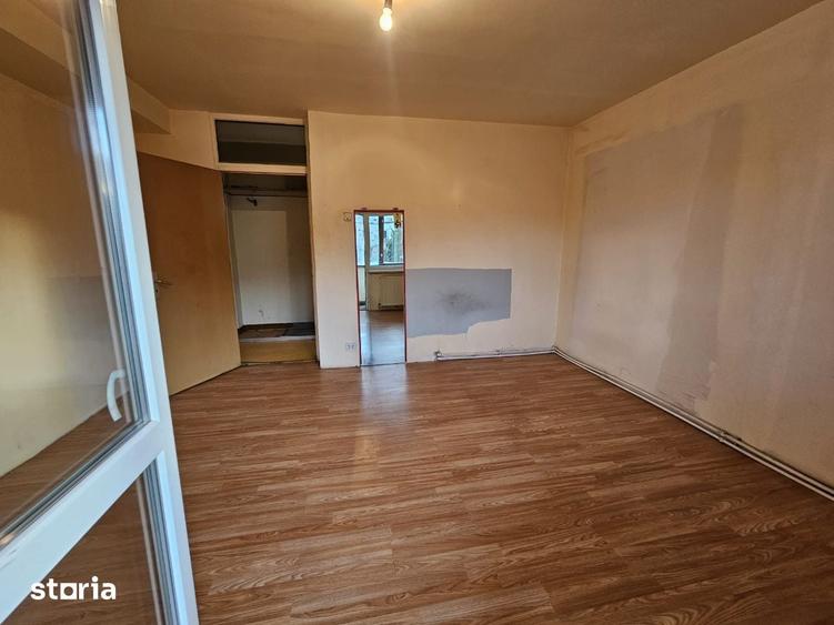 Apartament cu 3 camere decomandat în Mihai Eminescu