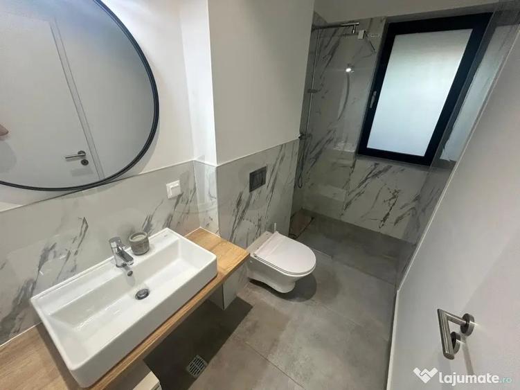 Apartament cu 3 camere decomandat în Băneasa
