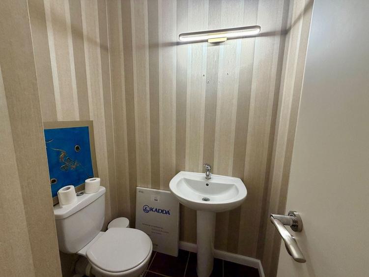 Apartament cu 3 camere decomandat în Tei
