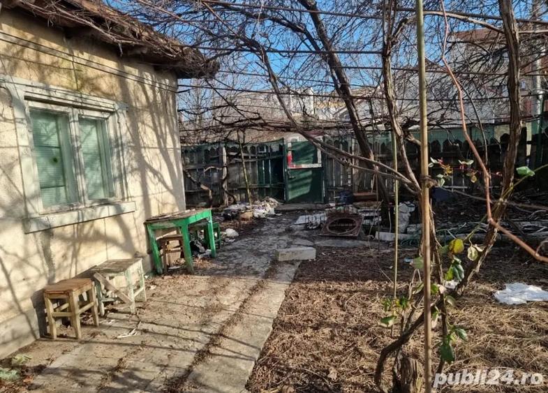 Casă cu 4 camere cu Teren 300 Mp în Km 4