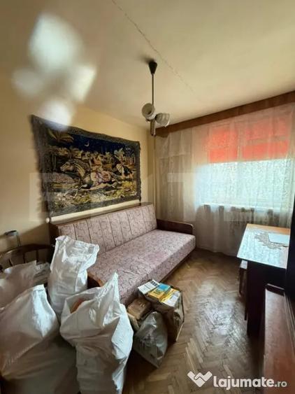 Apartament cu 3 camere decomandat în Central
