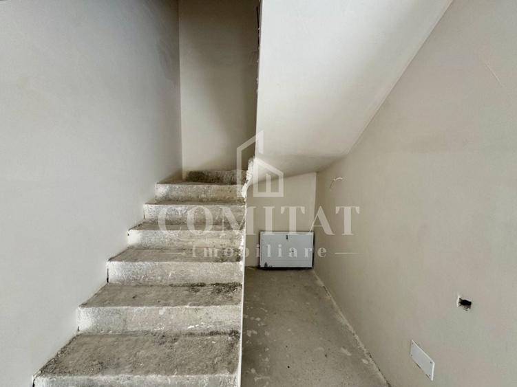 Duplex cu 4 camere cu Canalizare în Florești