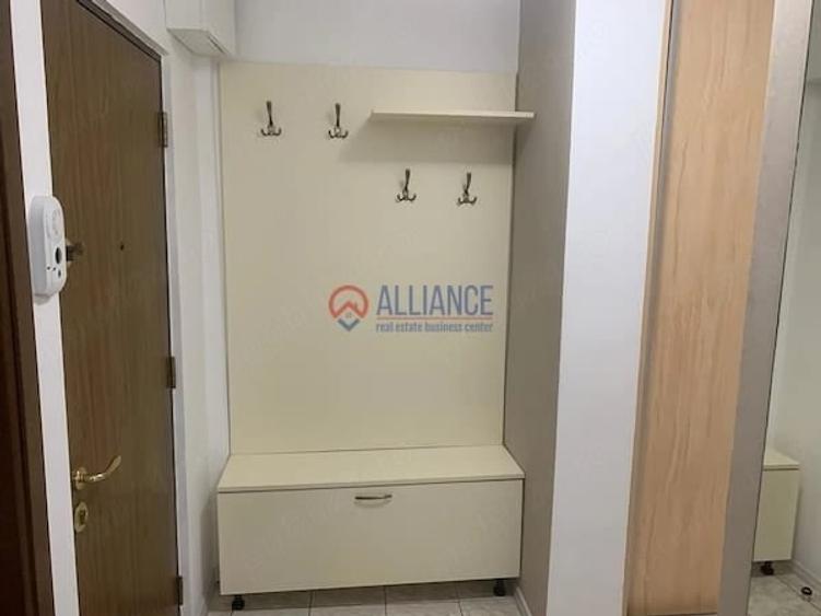 Apartament cu 2 camere decomandat în Trocadero