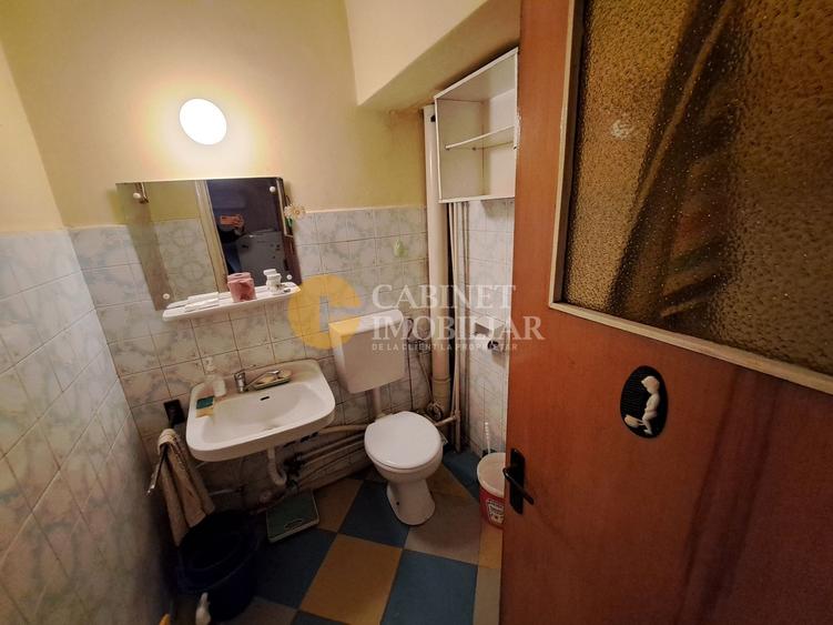Apartament cu 4 camere semidecomandat, mobilat în Bd. Independenței