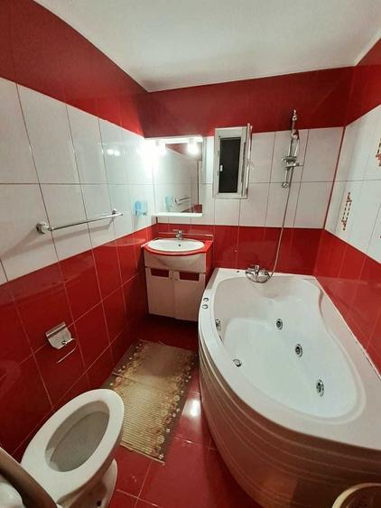 Apartament cu 3 camere decomandat în Berca