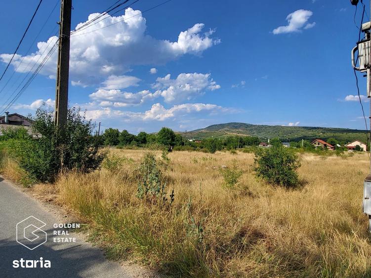 Teren de 2500 mp, în Ghioroc
