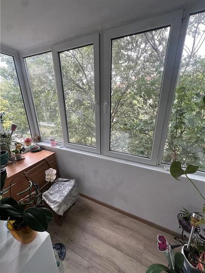Apartament cu 3 camere decomandat în Lipovei