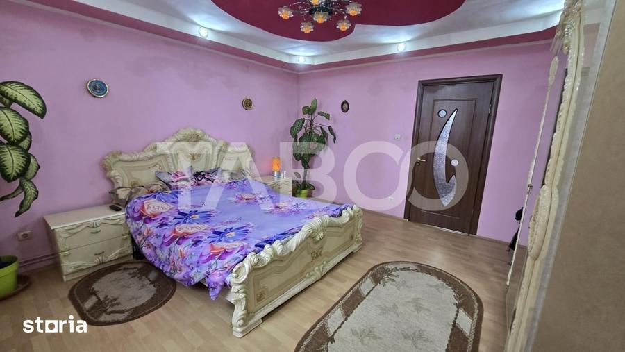 Casă cu 4 camere cu Teren 159 Mp în Roșia