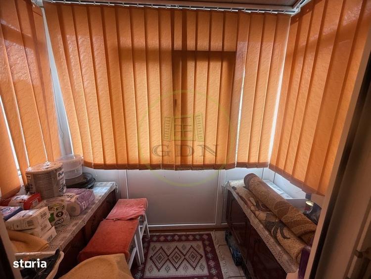 Apartament cu 2 camere semidecomandat în Craiovița Nouă