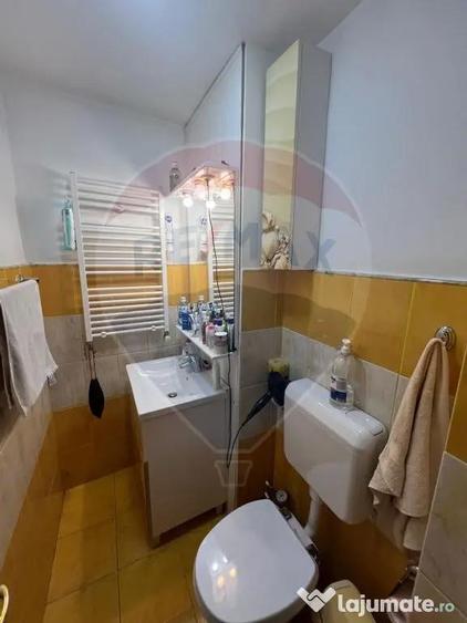 Apartament cu 4 camere decomandat în Central