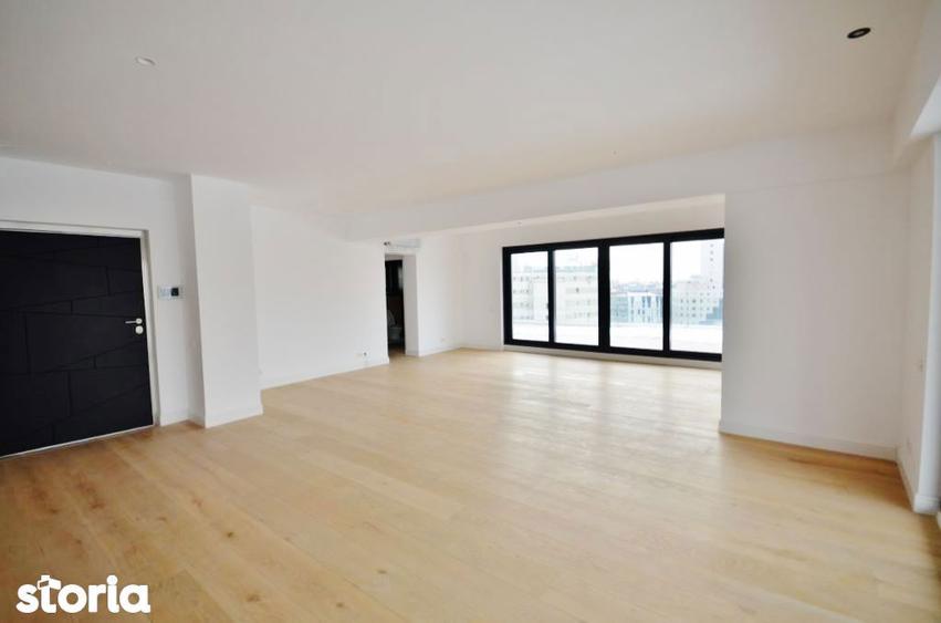 Apartament cu 5 camere în Gara de Nord