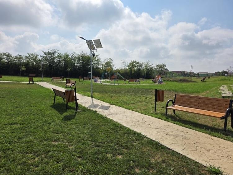 Duplex cu 4 camere cu Canalizare în Giarmata