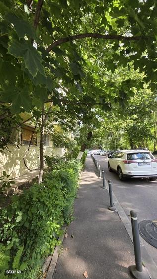 Apartament cu 3 camere semidecomandat în Parcul Circului