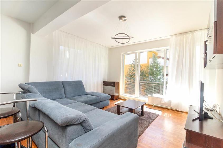 Apartament cu 2 camere semidecomandat, mobilat în Bună Ziua