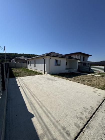 Casă cu 4 camere în Central